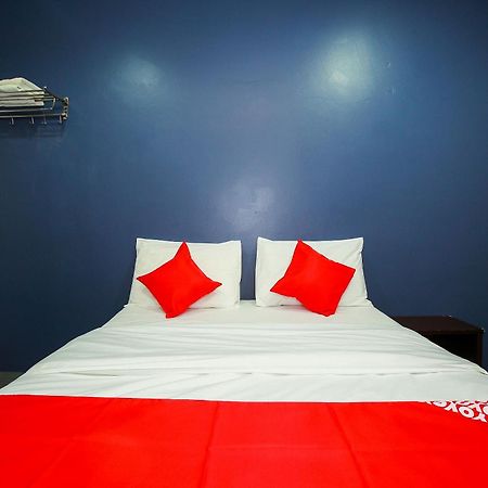 Oyo 89332 De Hotel Teluk Intan Εξωτερικό φωτογραφία
