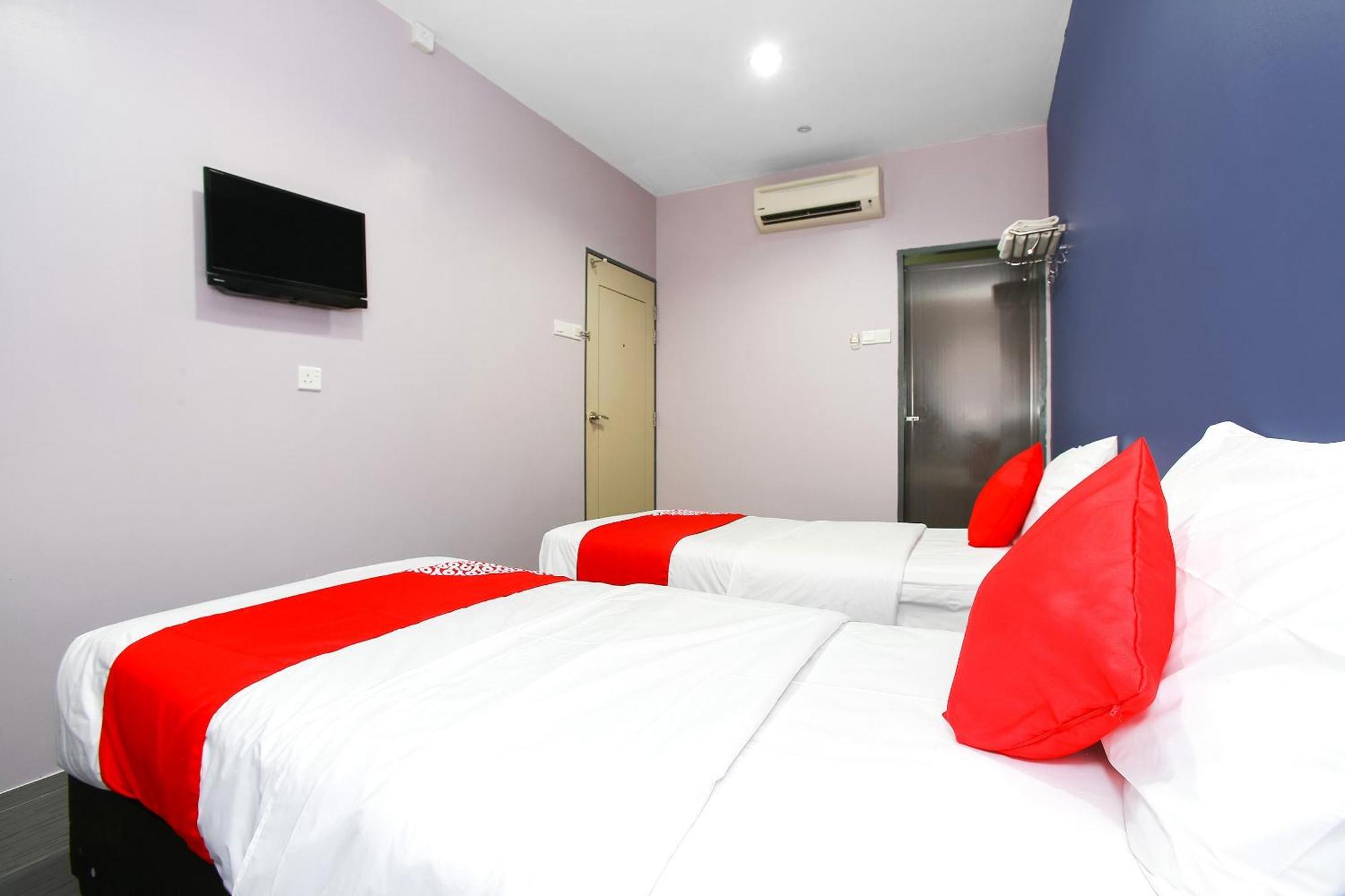 Oyo 89332 De Hotel Teluk Intan Εξωτερικό φωτογραφία