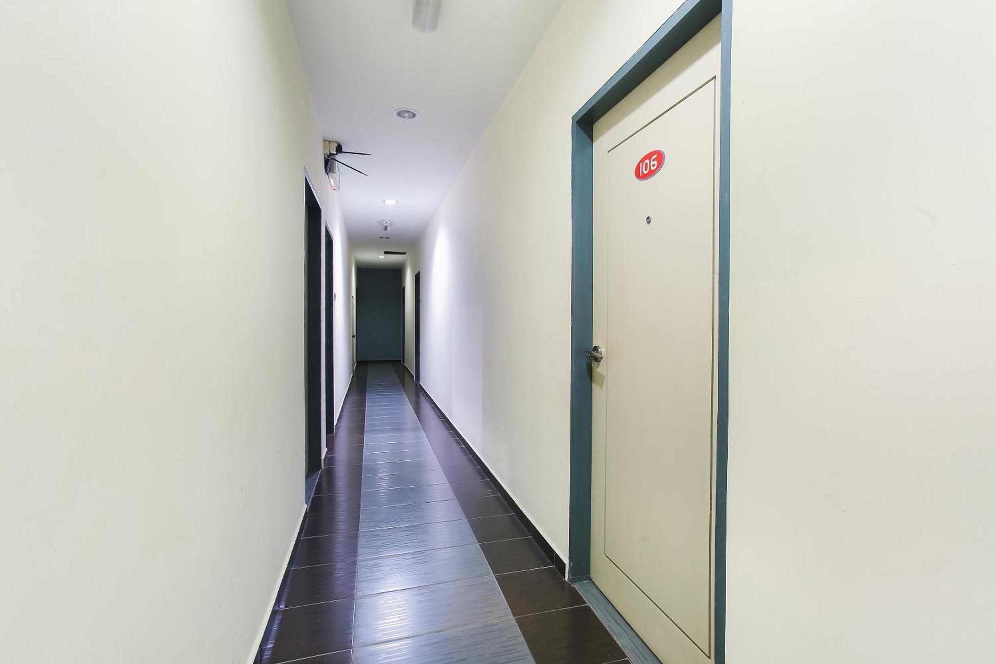 Oyo 89332 De Hotel Teluk Intan Εξωτερικό φωτογραφία