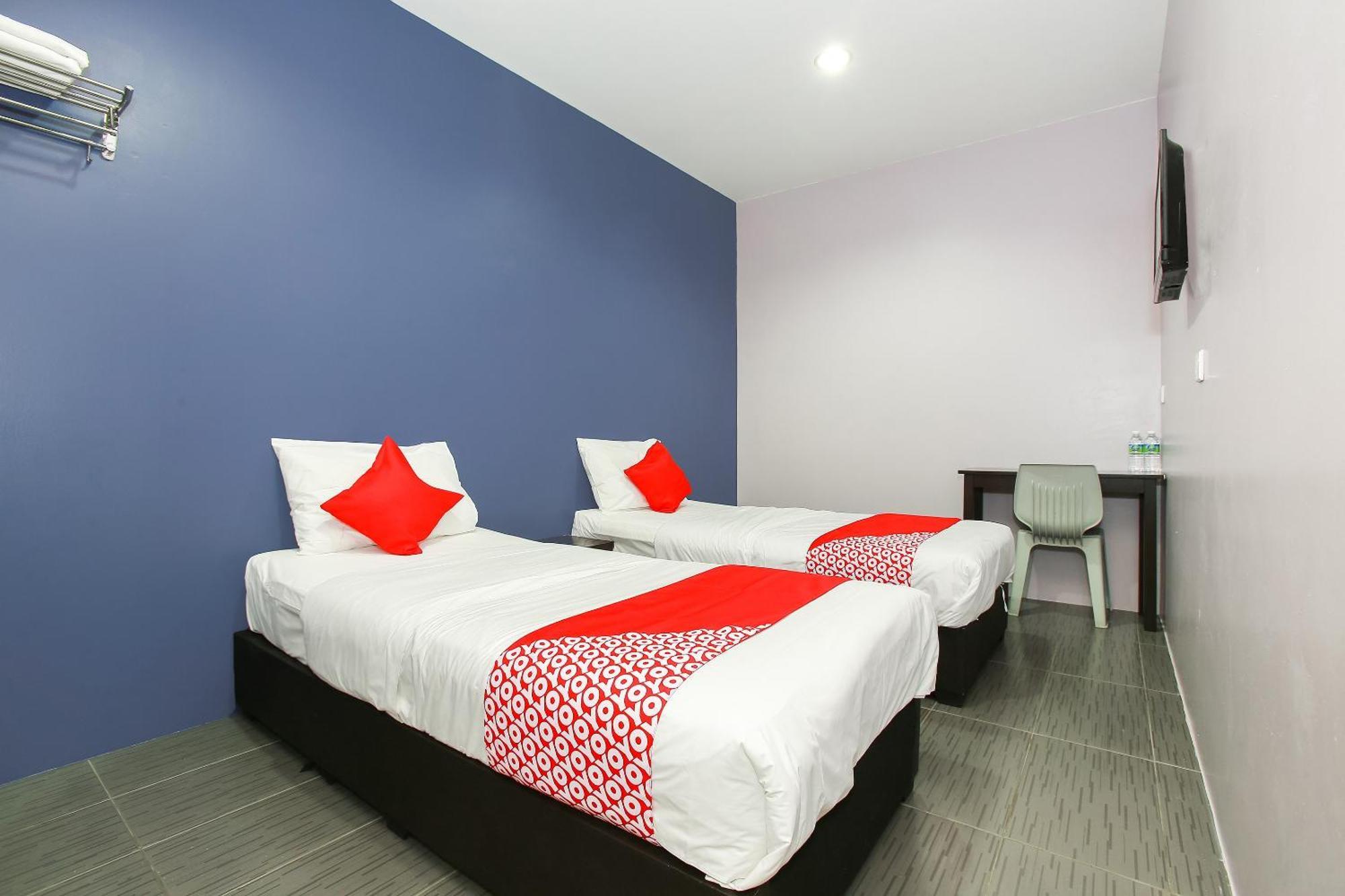 Oyo 89332 De Hotel Teluk Intan Εξωτερικό φωτογραφία